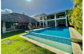 4-bedroom-villa-for-sale-cocotal-pool